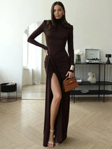 Nyomi™ | Modern dress with high slit